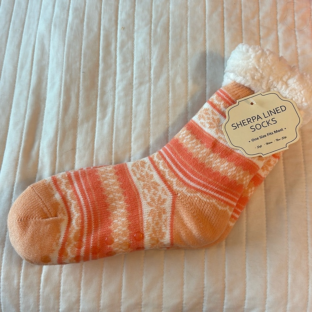 NWT Sherpa socks